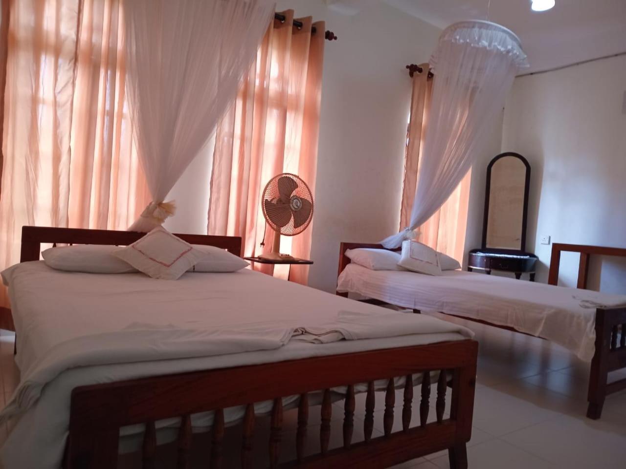 Ajanthas' Homestay 康提 外观 照片